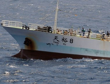 Βίντεο που κόβει την ανάσα: Σομαλοί πειρατές εναντίον μισθοφόρων φρουρών